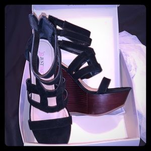Just fab black wooded wedges